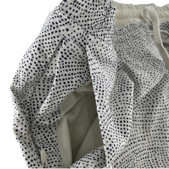 Men's Lululemon Speckled Drwastring 7" shorts. Size XXL - Picture 3 of 8